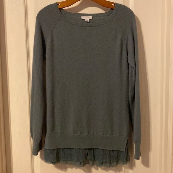 Garnet Hill Women’s Cashmere Shirttail Sweater Size Medium NWOT - Picture 1 of 8